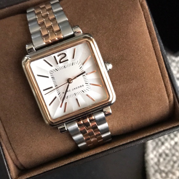 marc jacobs square watch